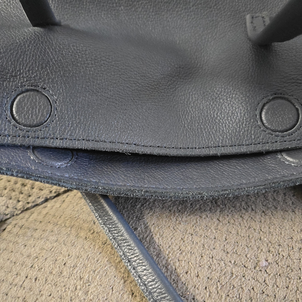 Chic Navy Blue Leather Shoulder Bag - Picture 5 of 7